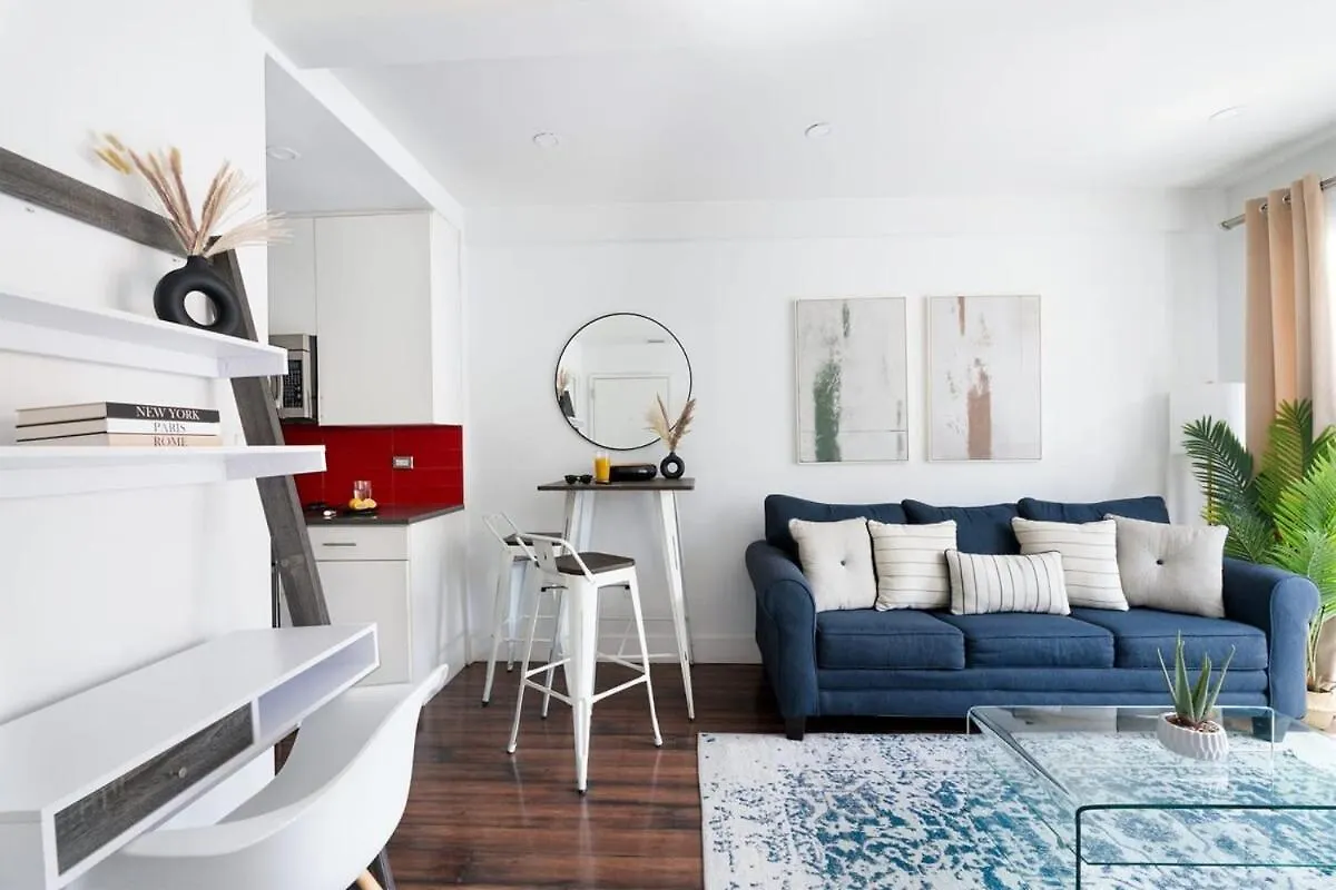 809-3A 1Br Columbus Circle Elevator W&D Apartment New York
