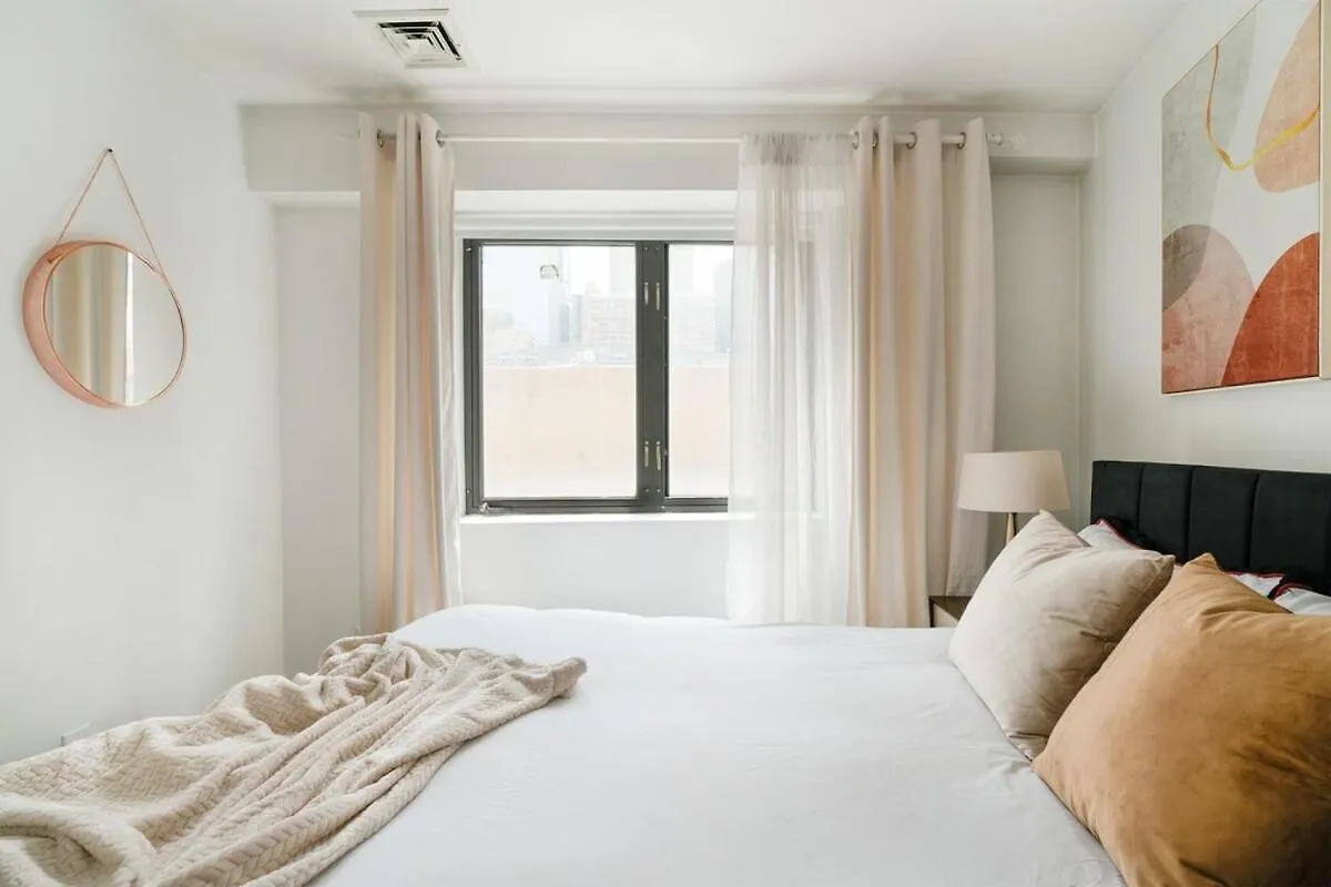 809-3A 1Br Columbus Circle Elevator W&D Apartment New York