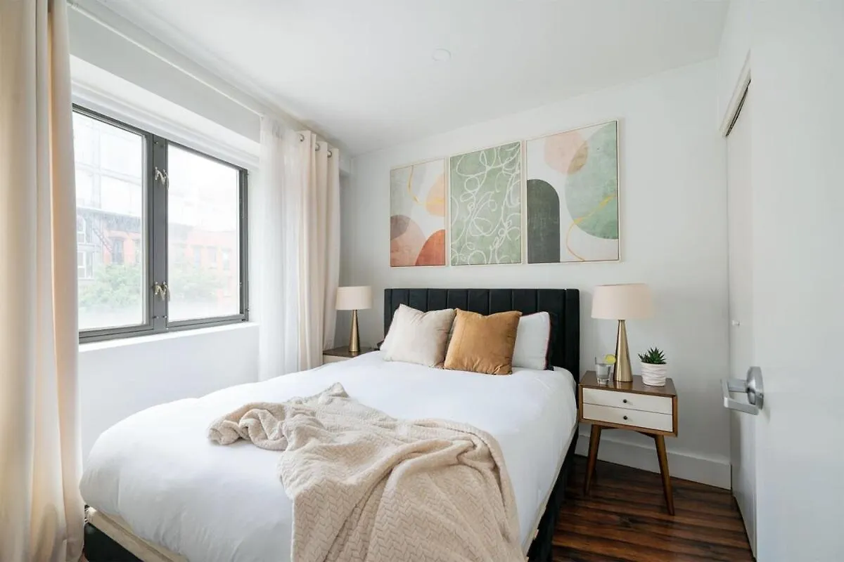 809-3A 1Br Columbus Circle Elevator W&D Apartment New York