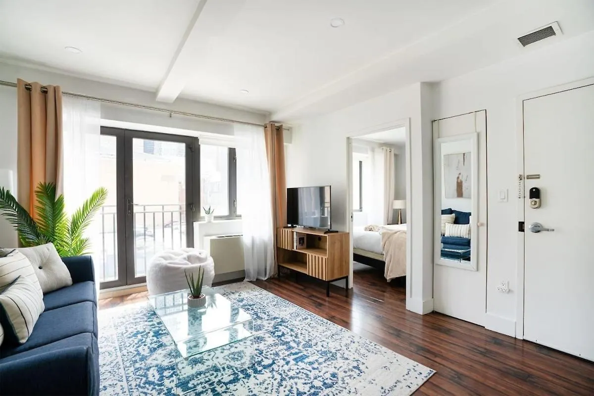 809-3A 1Br Columbus Circle Elevator W&D Apartment New York